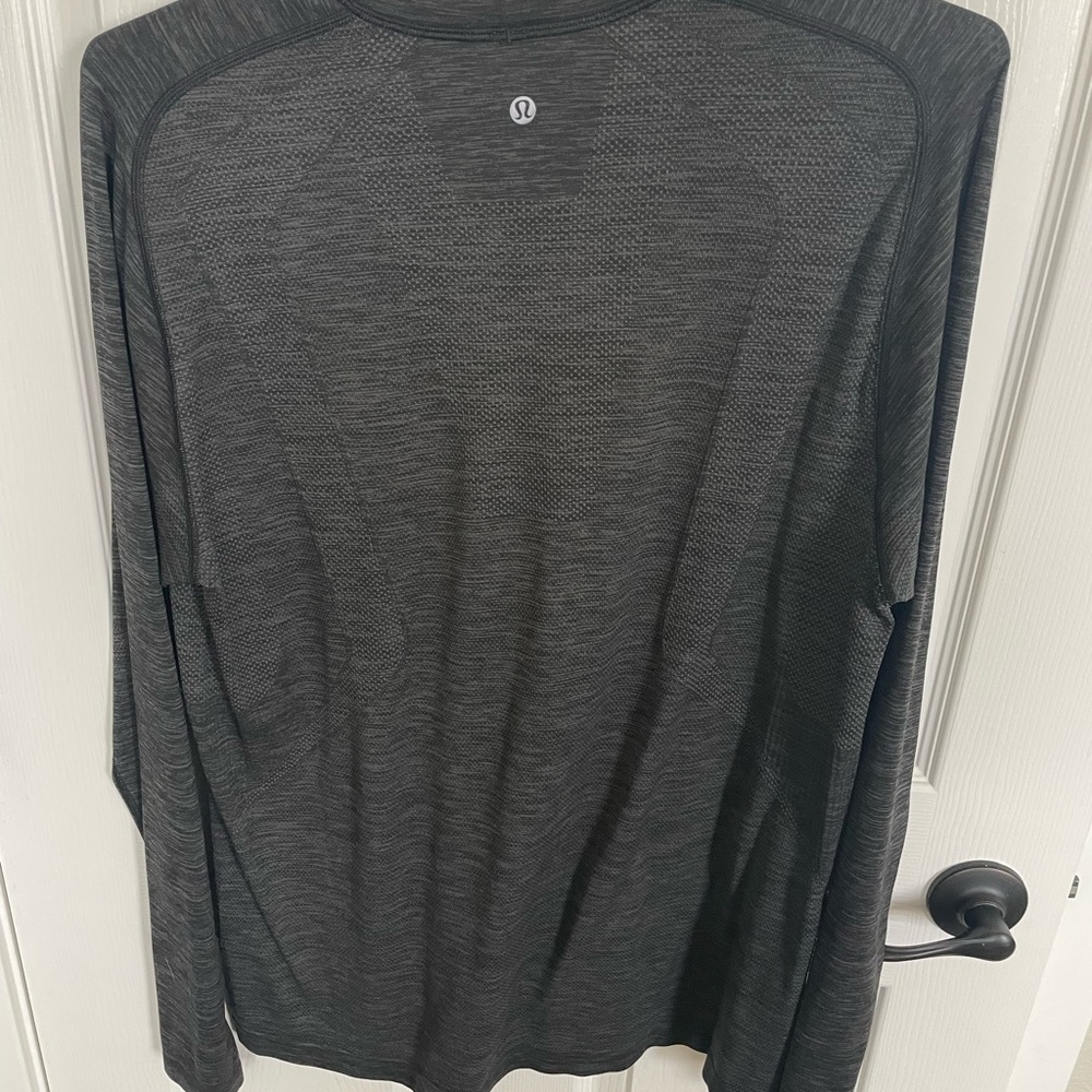 Lululemon Metal Vent Tech Long Sleeve